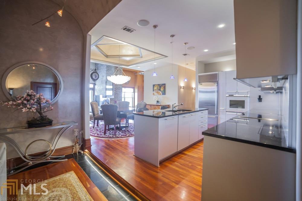 3334 Peachtree Rd - Photo 1