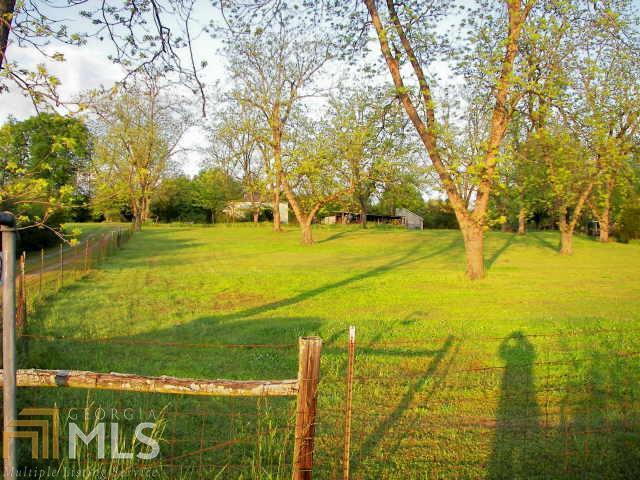 689 Jackson St - Photo 1