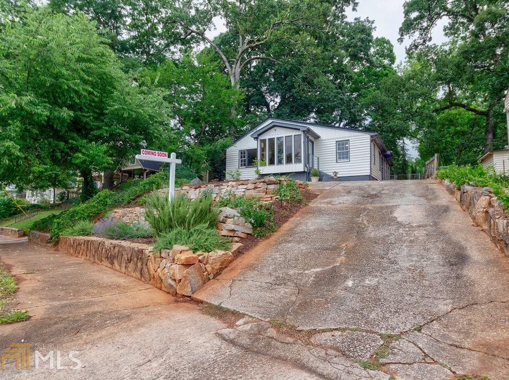 2274 Cottage Grove Ave - Photo 1