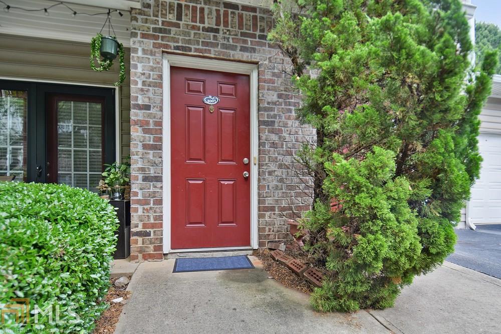 2700 Pine Tree Rd - Photo 1