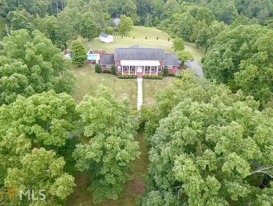 436 Camelot Cir - Photo 1