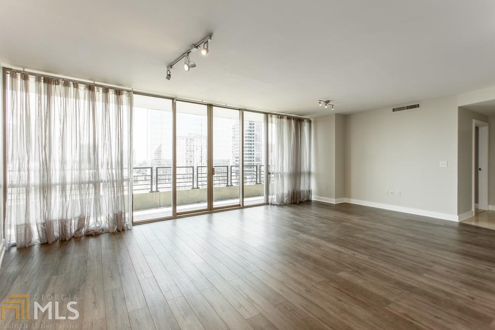 700 Park Regency Pl - Photo 1