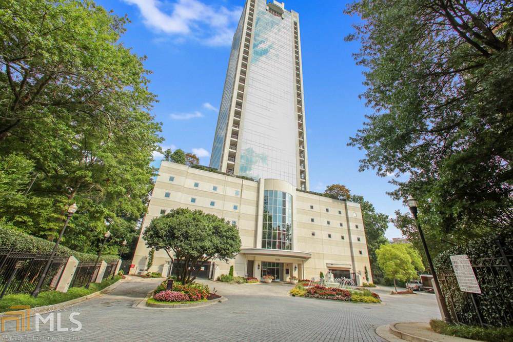 2828 Peachtree Rd - Photo 1