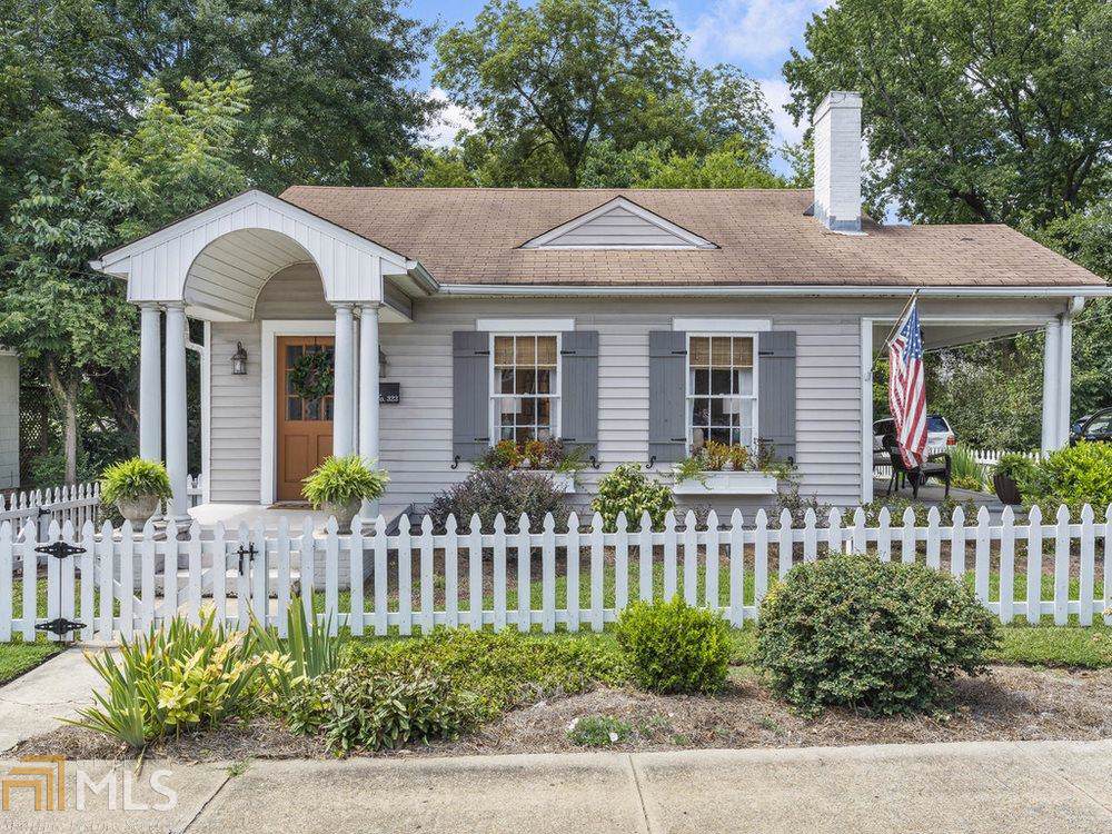 323 Cherokee St - Photo 1