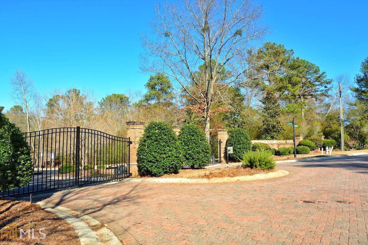 204 Sycamore Dr - Photo 1