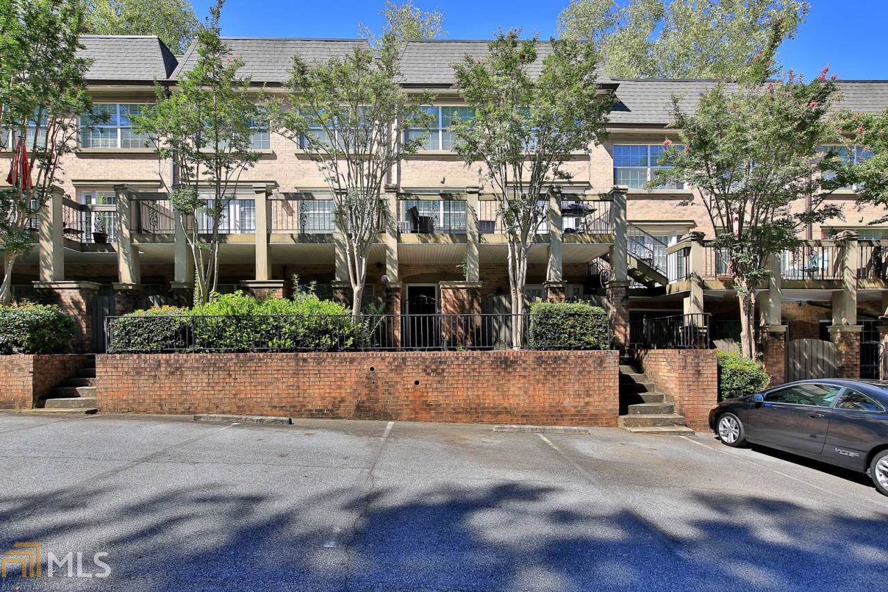 6980 Roswell Rd - Photo 1