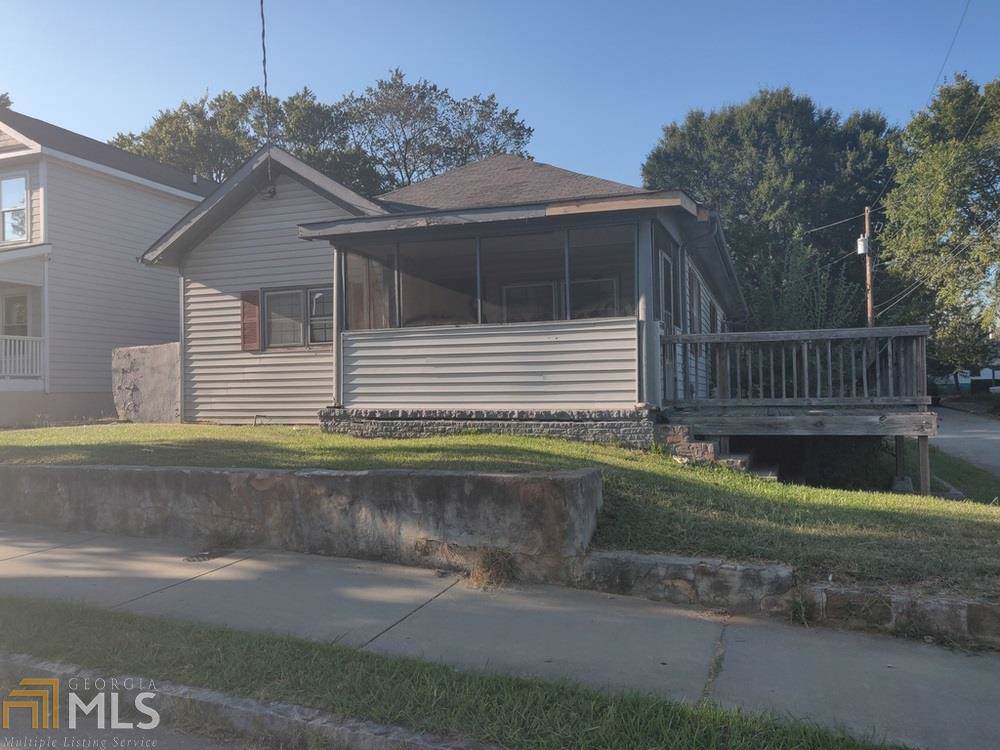 523 Rockwell St - Photo 1