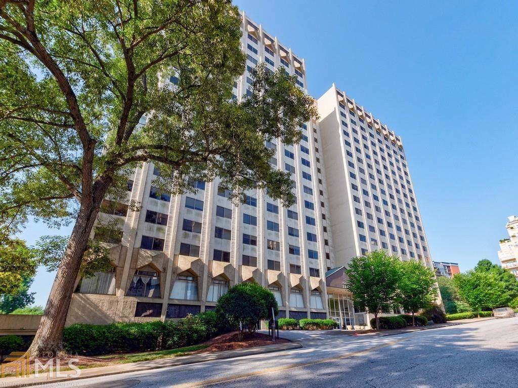 2479 Peachtree Rd - Photo 1