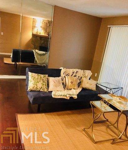 1523 Camelot Dr - Photo 1