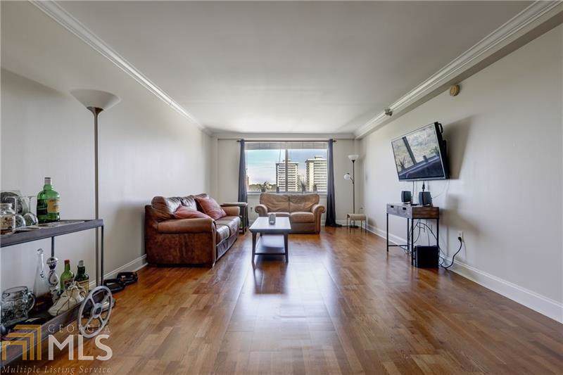 2479 Peachtree Rd - Photo 1