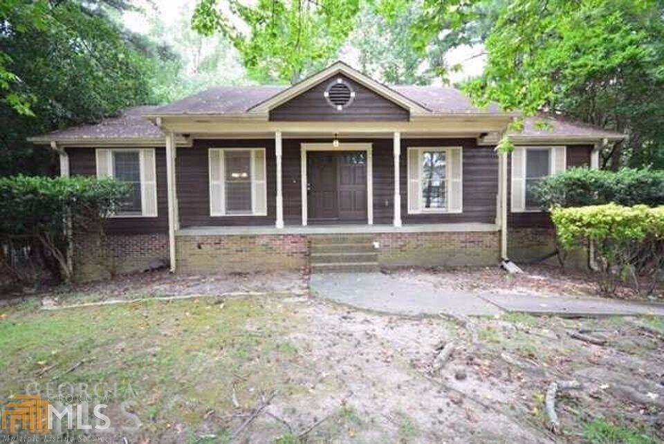 2110 Surrey Trl - Photo 1