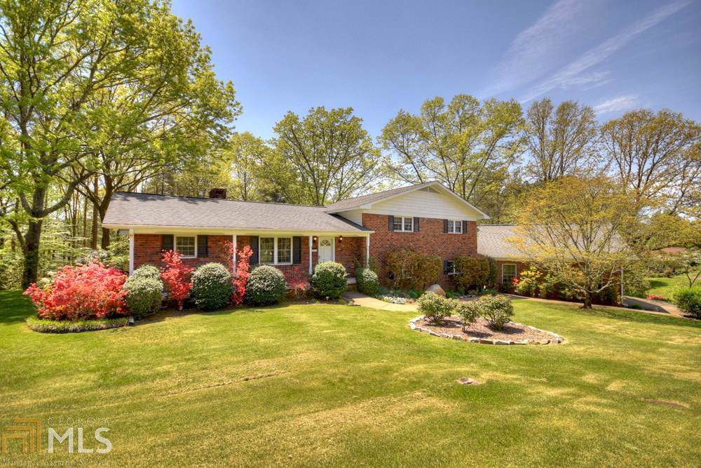 205 Oak Dr - Photo 1