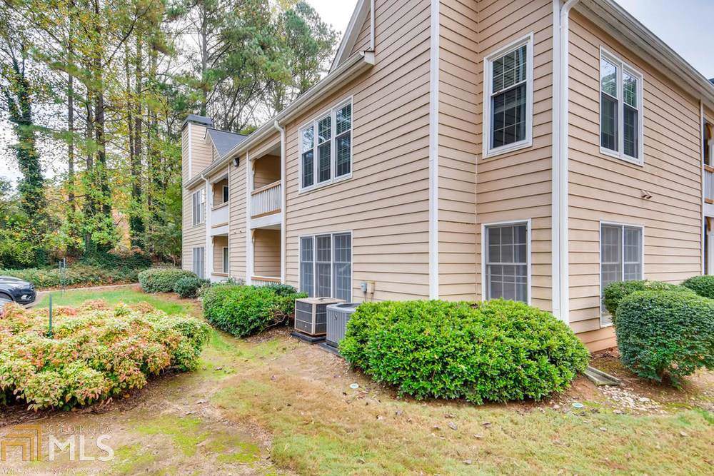 2801 Vineyard Way - Photo 1