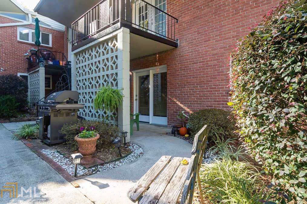 1822 Rock Springs Rd - Photo 1