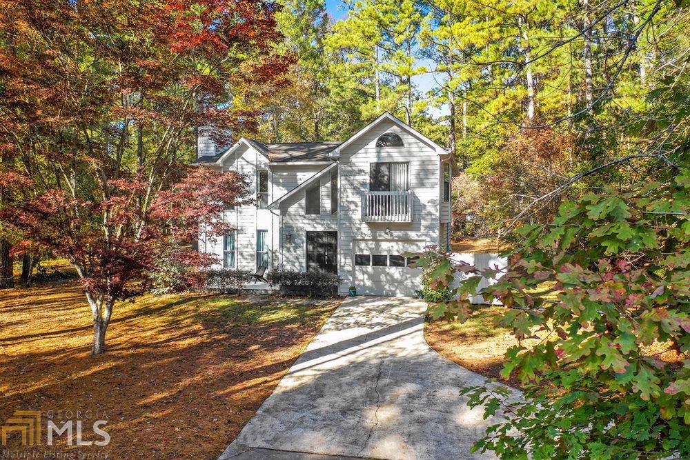 140 Huntcliff Ct - Photo 1