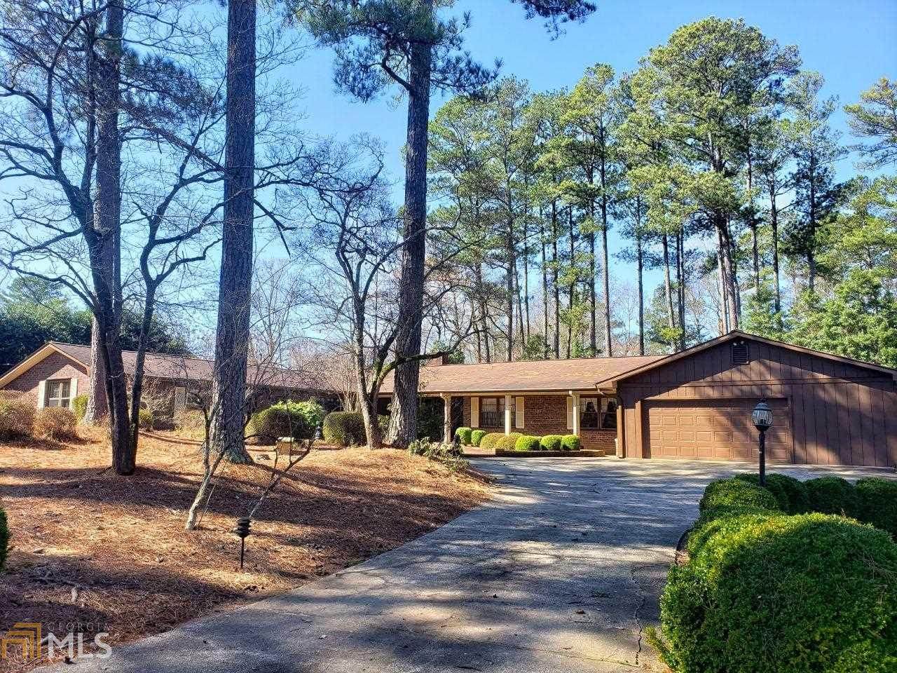 55 Woodlawn Dr - Photo 1