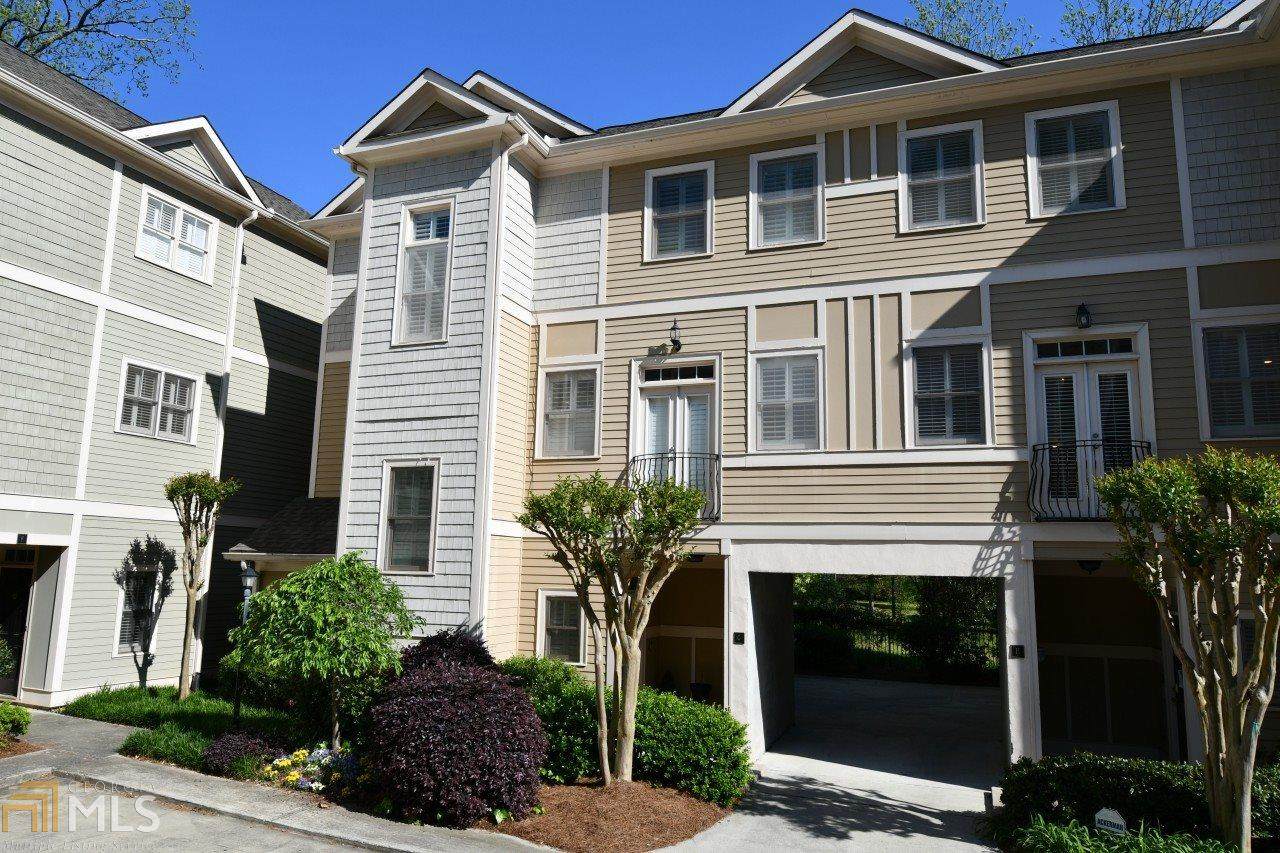 556 Moreland Ave - Photo 1
