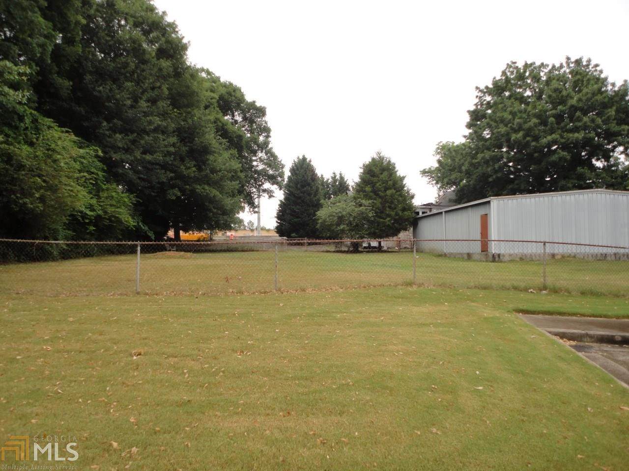 2498 Main St - Photo 1