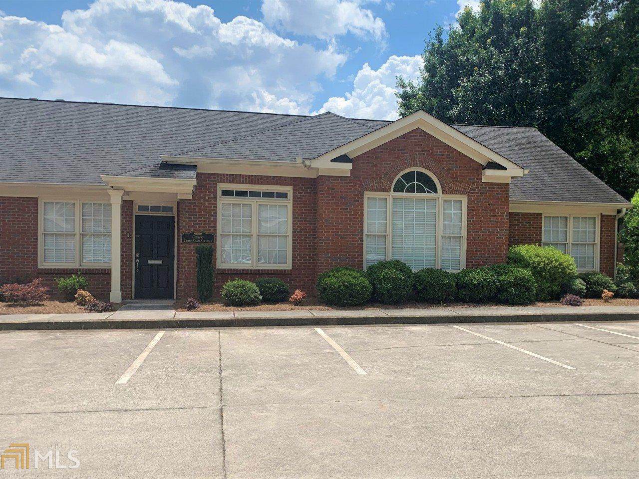 550 Kennesaw Ave - Photo 1