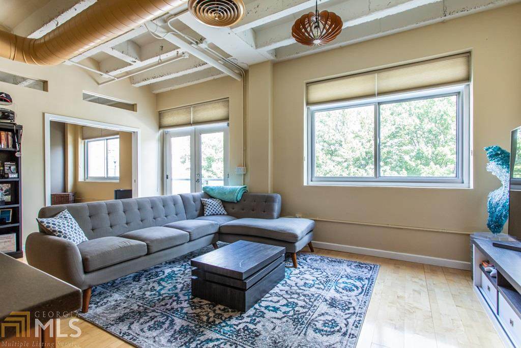 805 Peachtree St - Photo 1