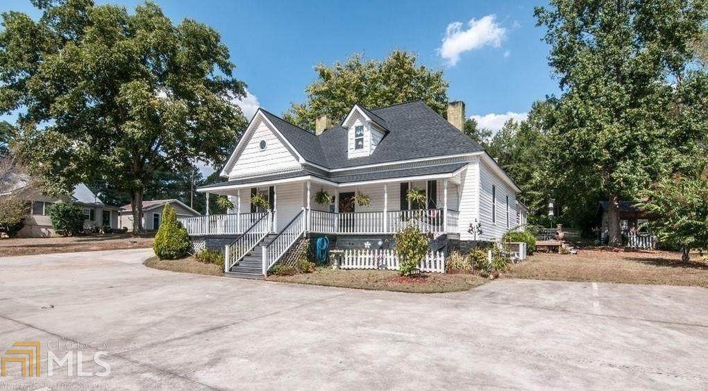 682 Washington St - Photo 1