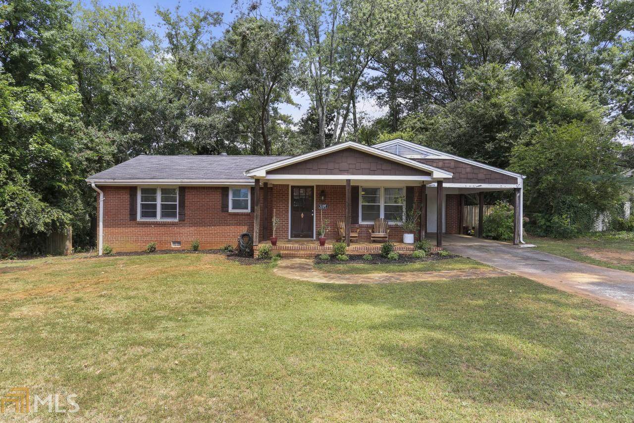 1239 Hayes Dr - Photo 1
