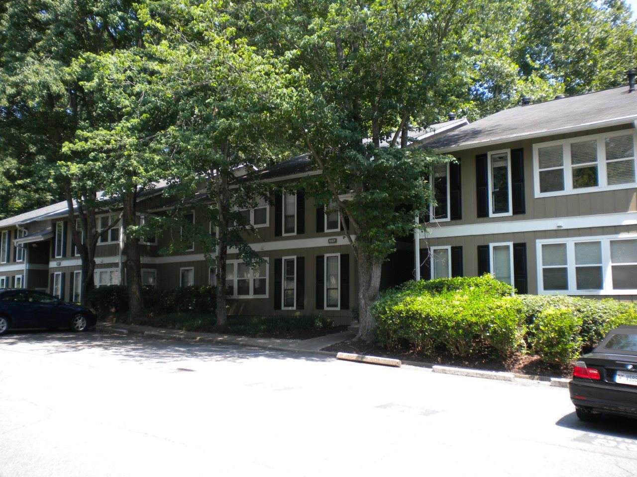 5157 Roswell Rd - Photo 1