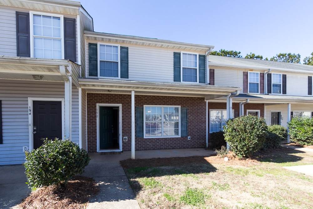 231 Blake Ave - Photo 1