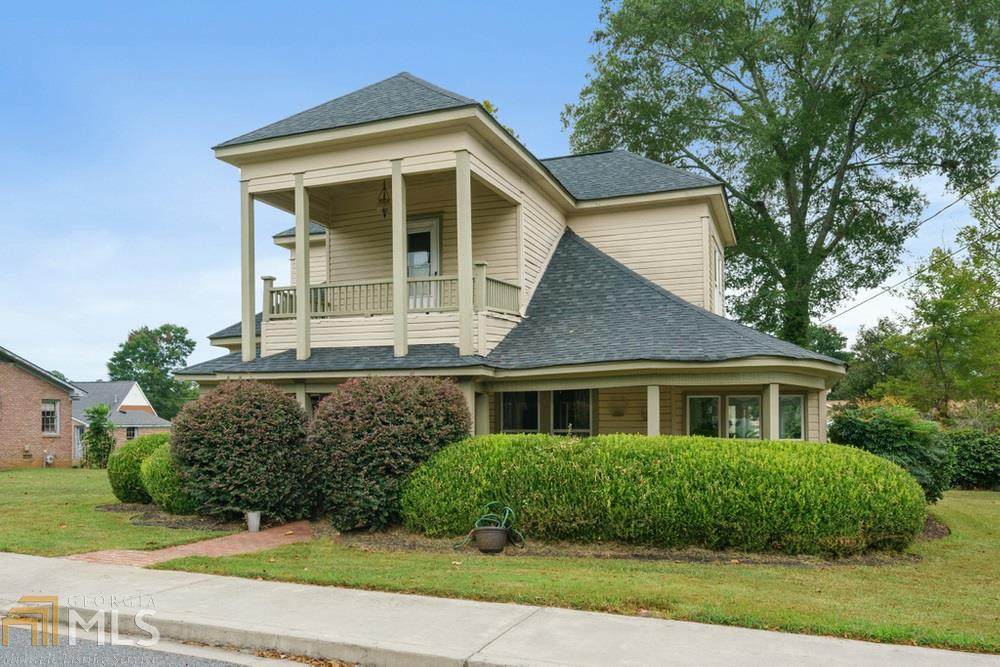 103 Mckenzie St - Photo 1