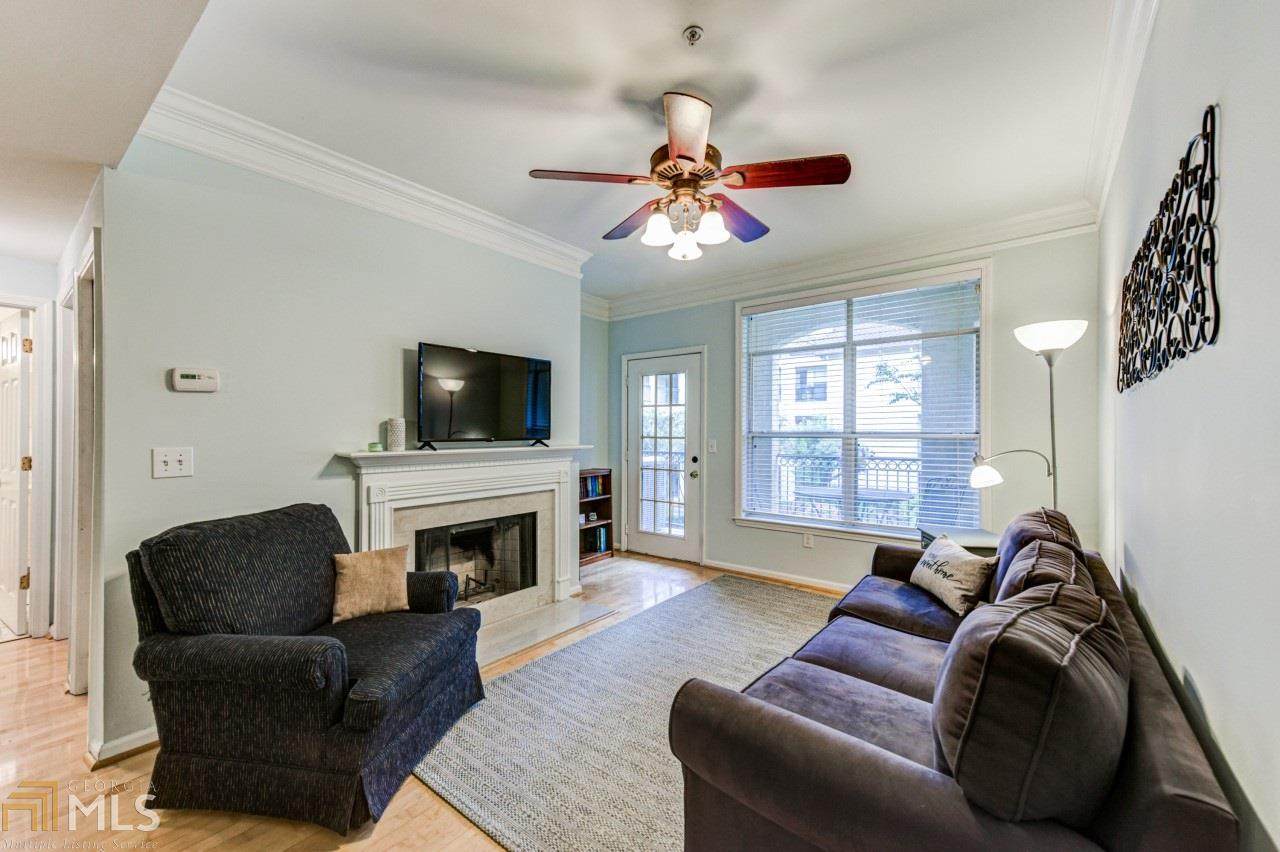 955 Juniper St - Photo 1
