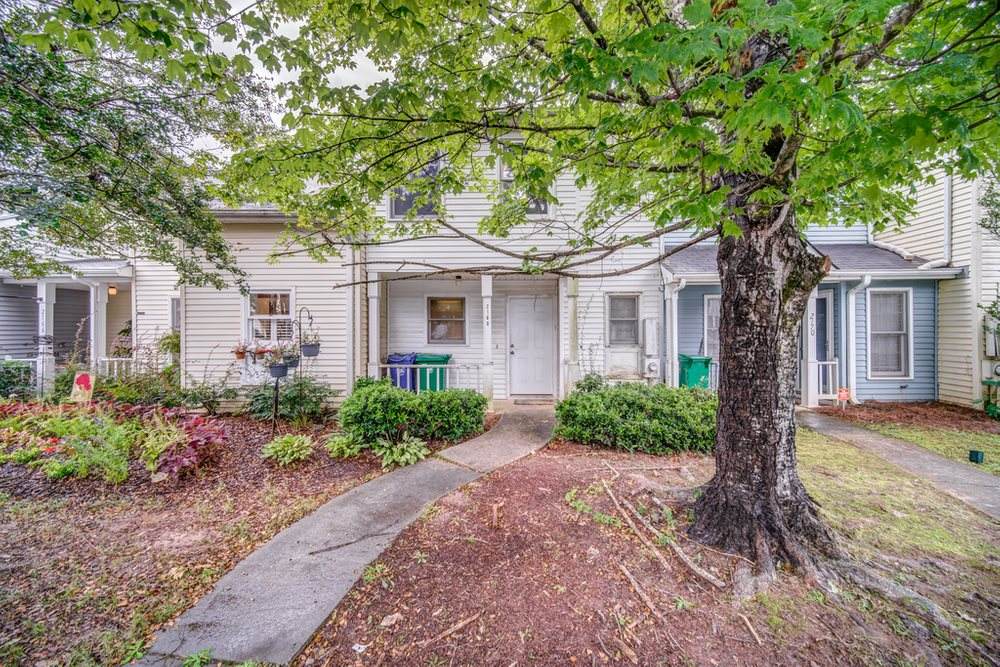 2168 Wellington Cir - Photo 1