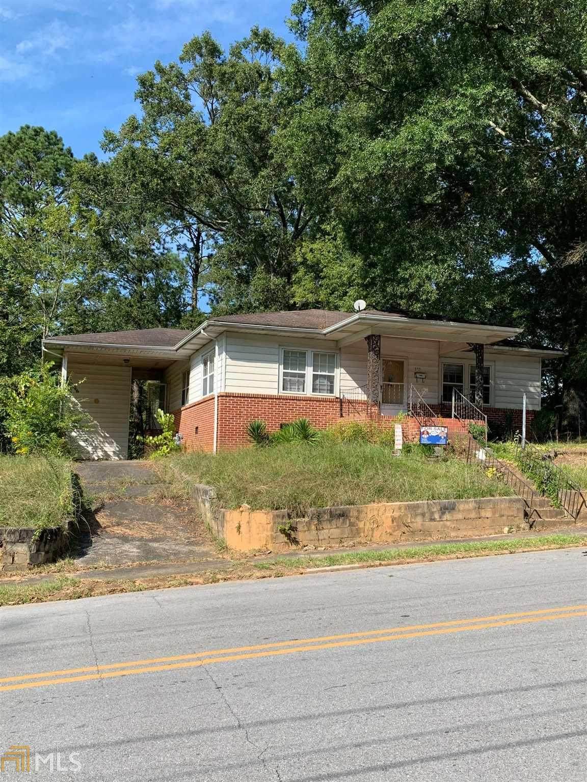 325 Thompson St - Photo 1