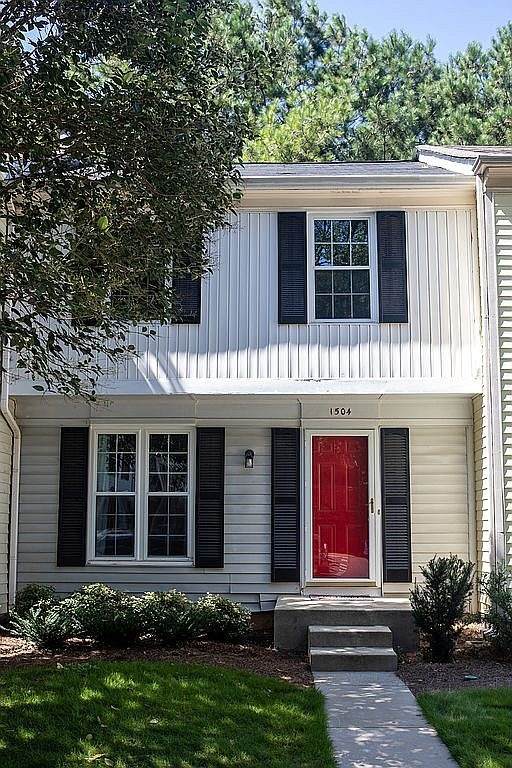 1504 Queen Anne Ct - Photo 1