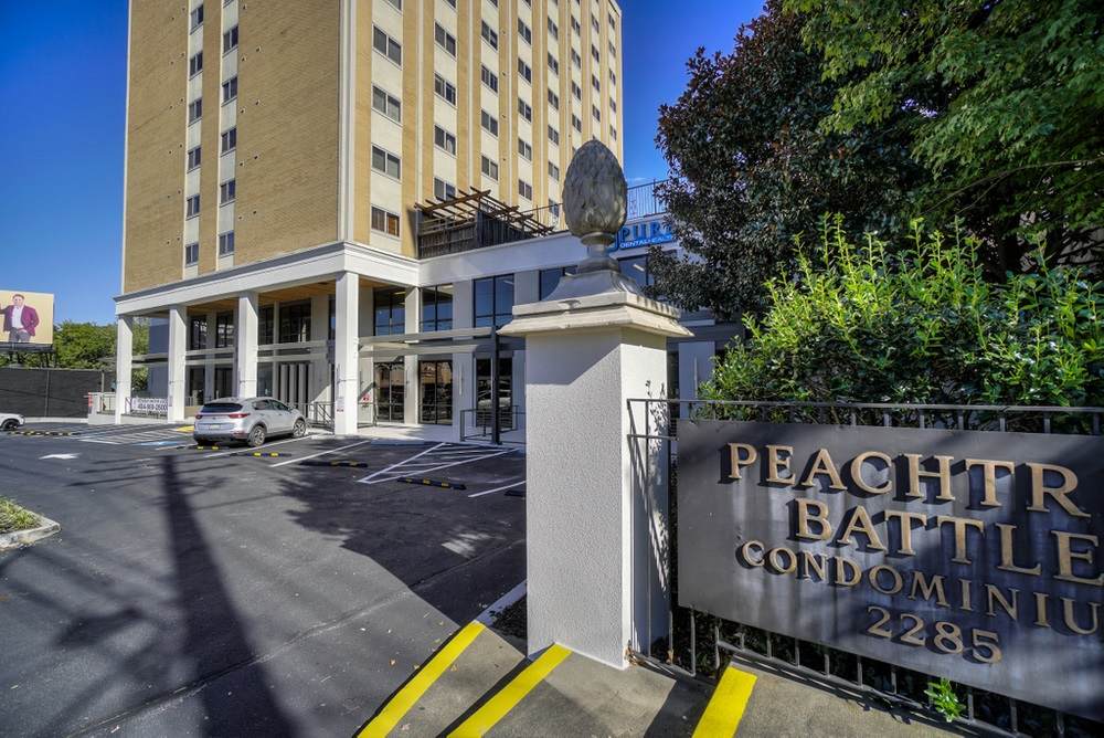 2285 Peachtree Rd - Photo 1
