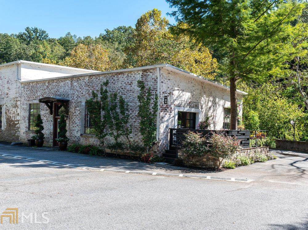 585 White Cir - Photo 1