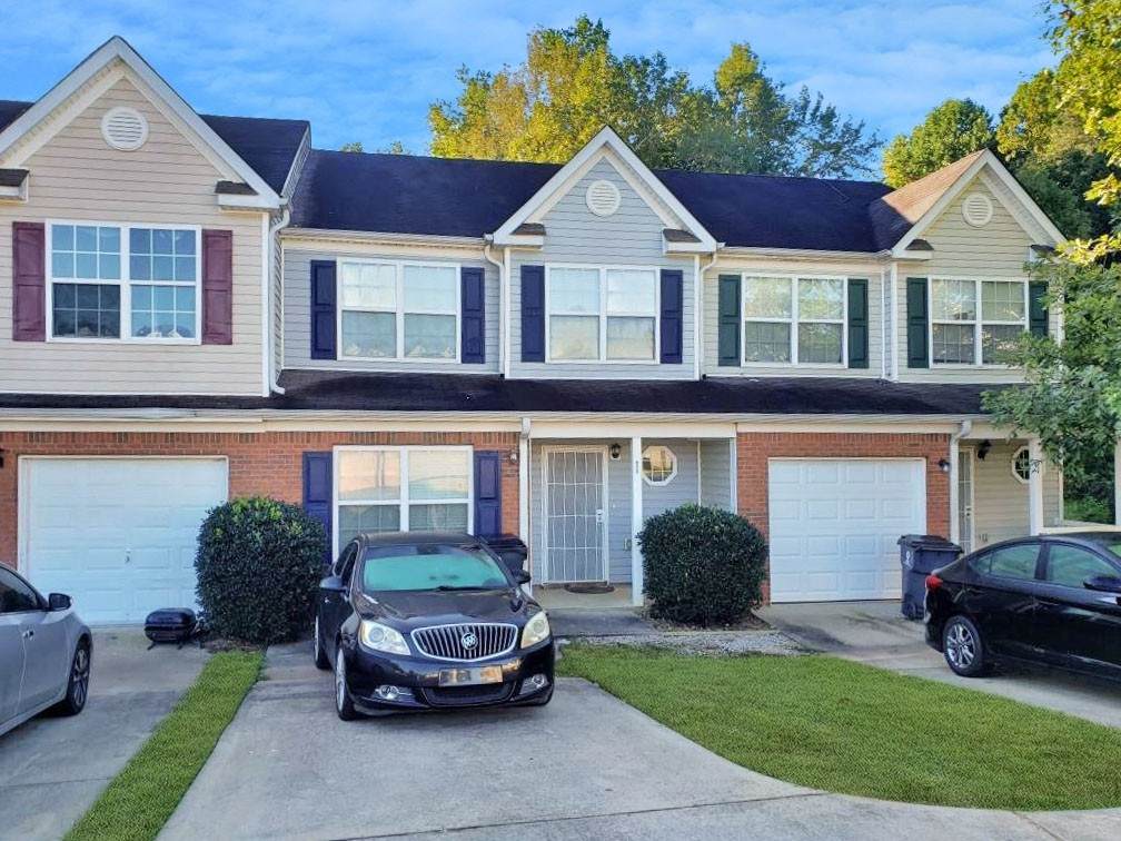 910 Parkway Rd - Photo 1