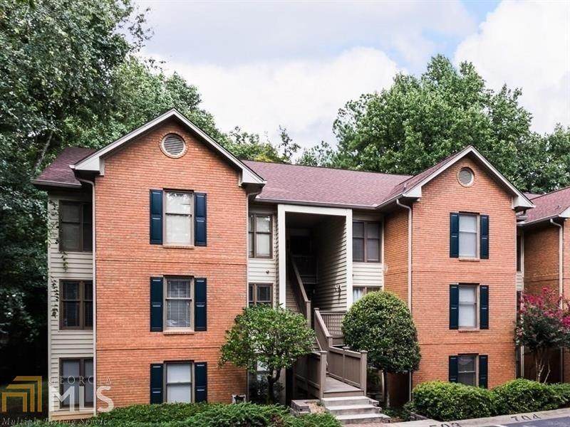 702 Garden Ct - Photo 1