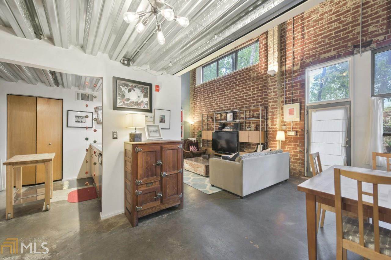 195 Arizona Ave - Photo 1