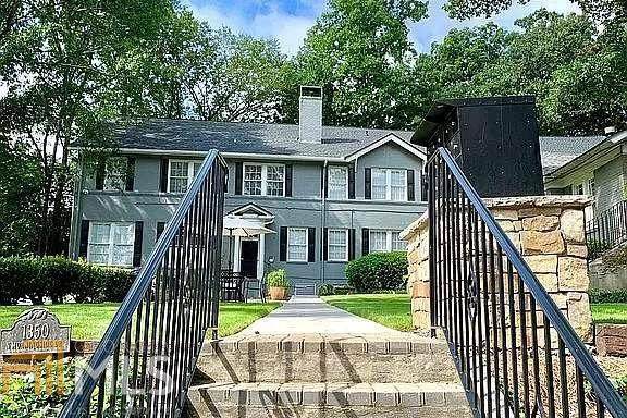 1350 Morningside Dr - Photo 1