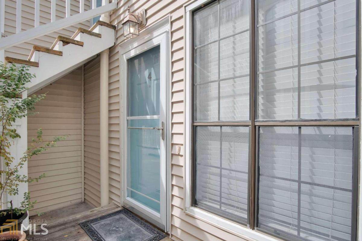 1050 Piedmont Ave - Photo 1