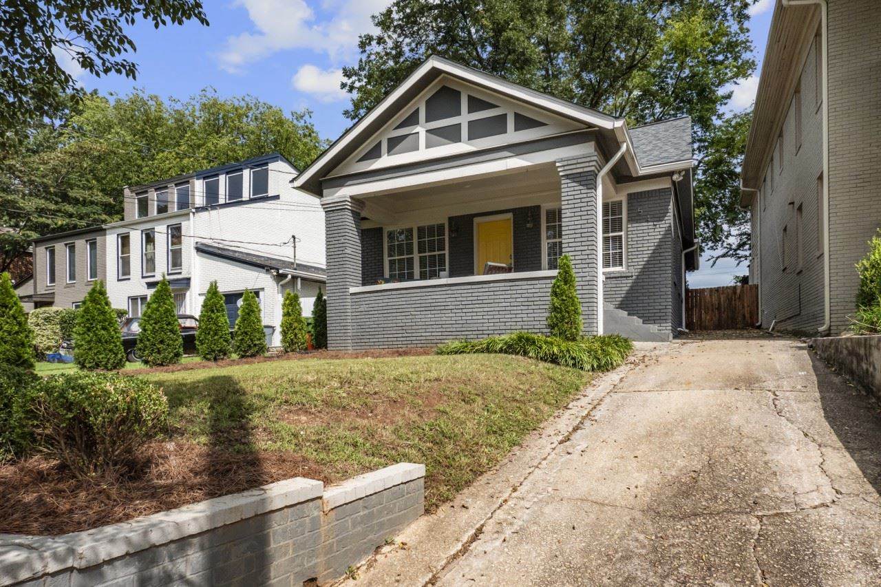 547 Parkway Dr - Photo 1