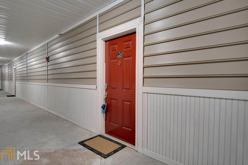 2700 Pine Tree Rd - Photo 1