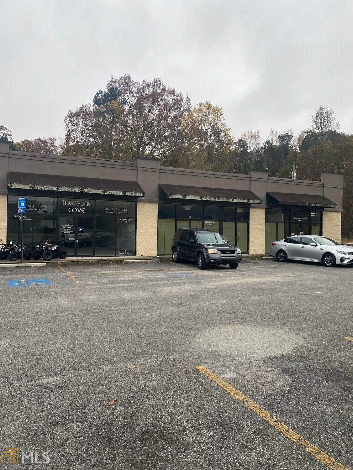 620 Memorial Dr - Photo 1