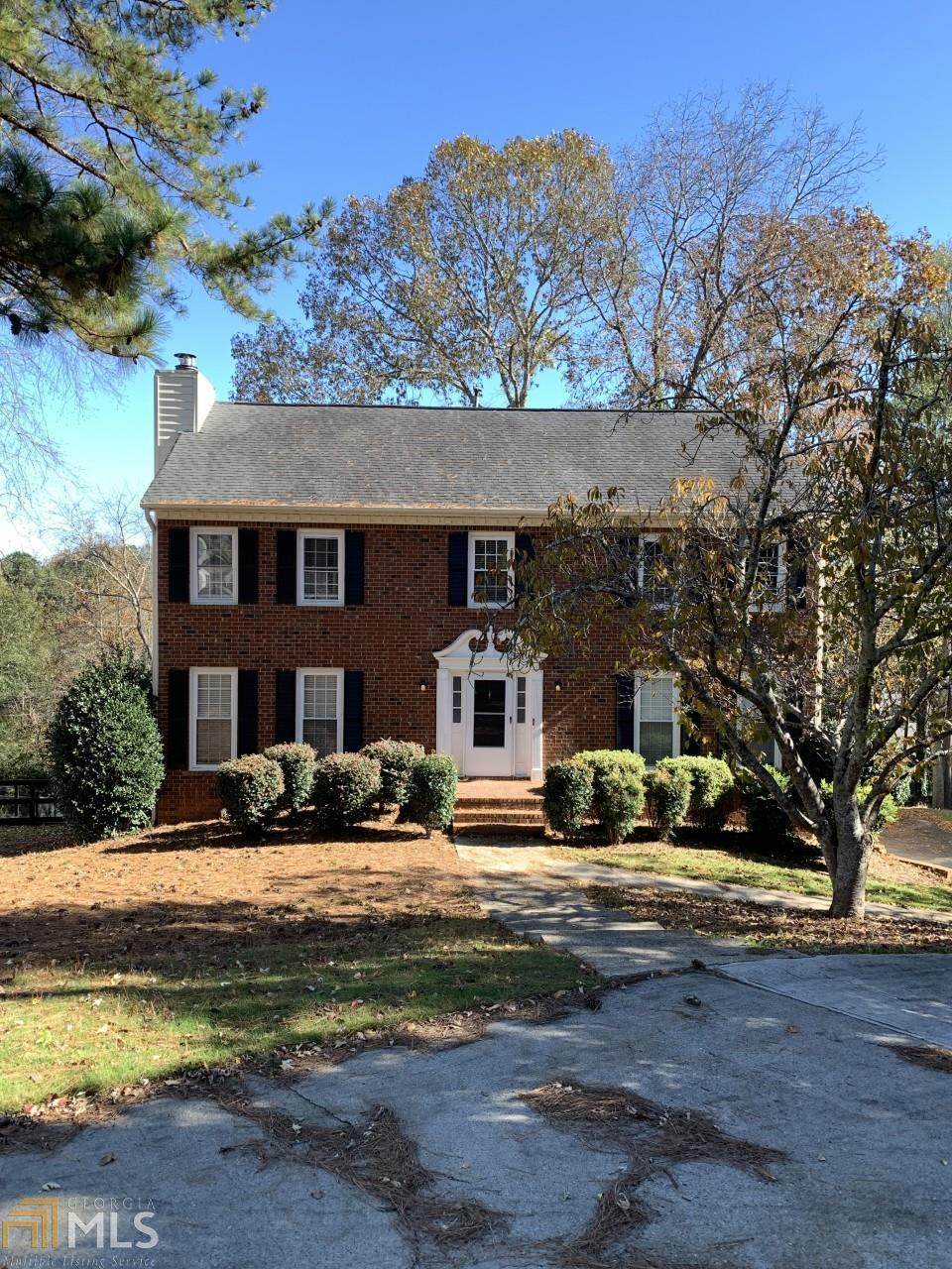 2086 Dayron Cir - Photo 1