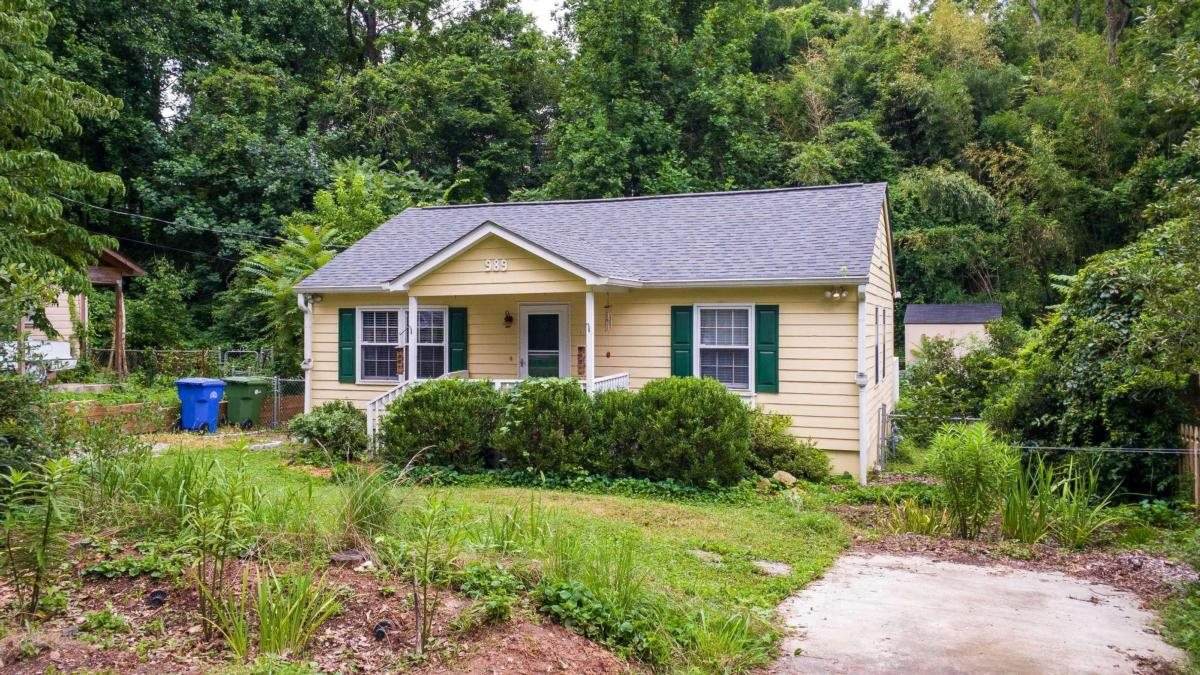 989 Ormewood Ave - Photo 1