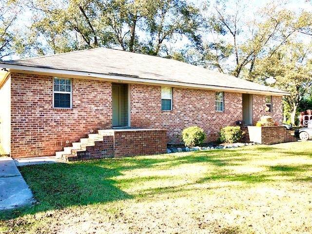 1006 Lucy Ln - Photo 1