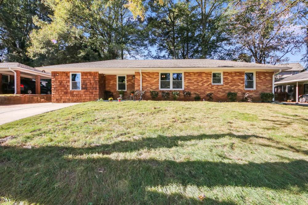 1835 Winthrop Dr - Photo 1
