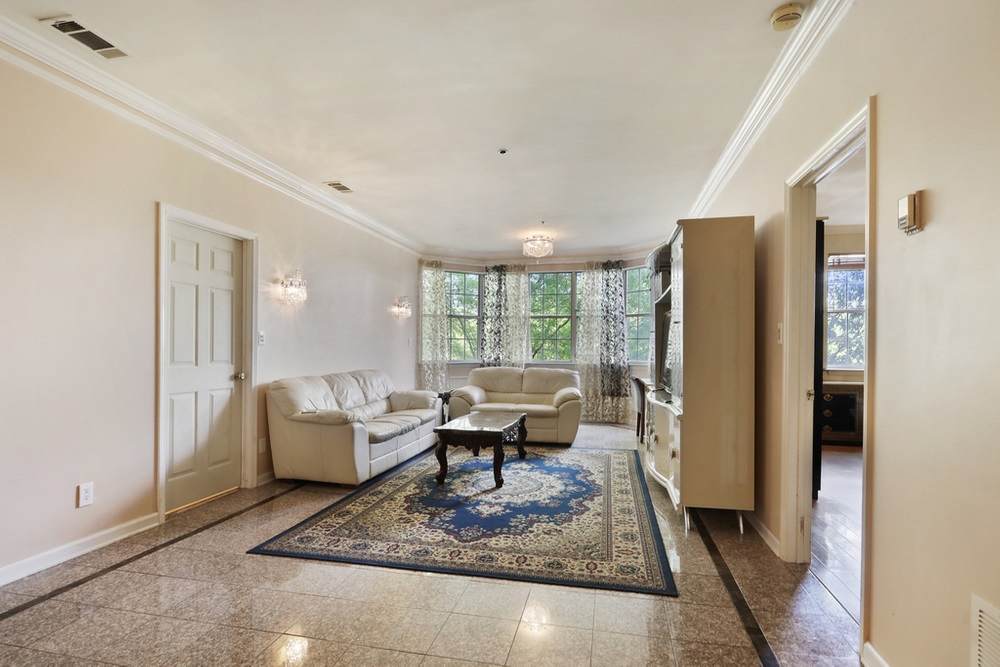 2499 Peachtree Rd - Photo 1
