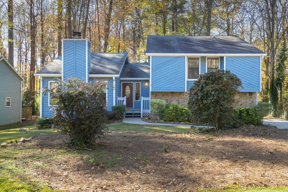 6824 Creekwood Drive - Photo 1