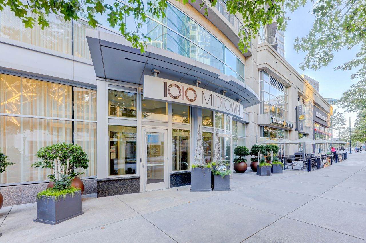 1080 Peachtree St - Photo 1